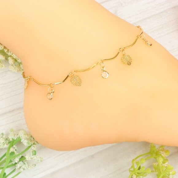 "Handmade Anklet – Elegant & Delicate Jewelry for Women | UNVRC1007 - Picture 4 of 10